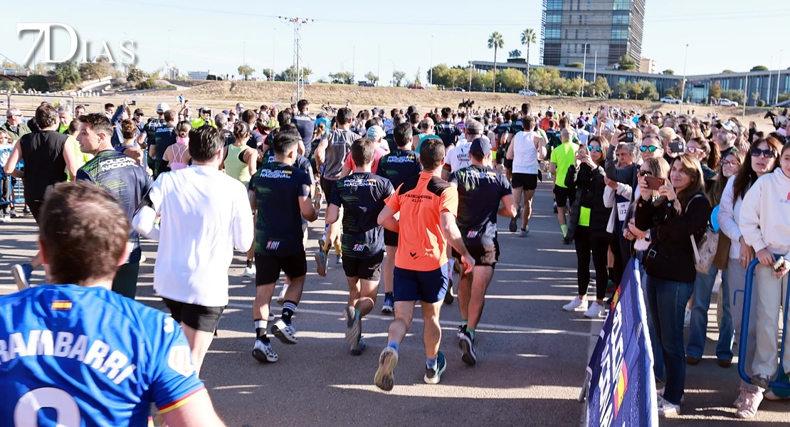 REPOR: La carrera 091 deja deporte, solidaridad y buen ambiente en Badajoz