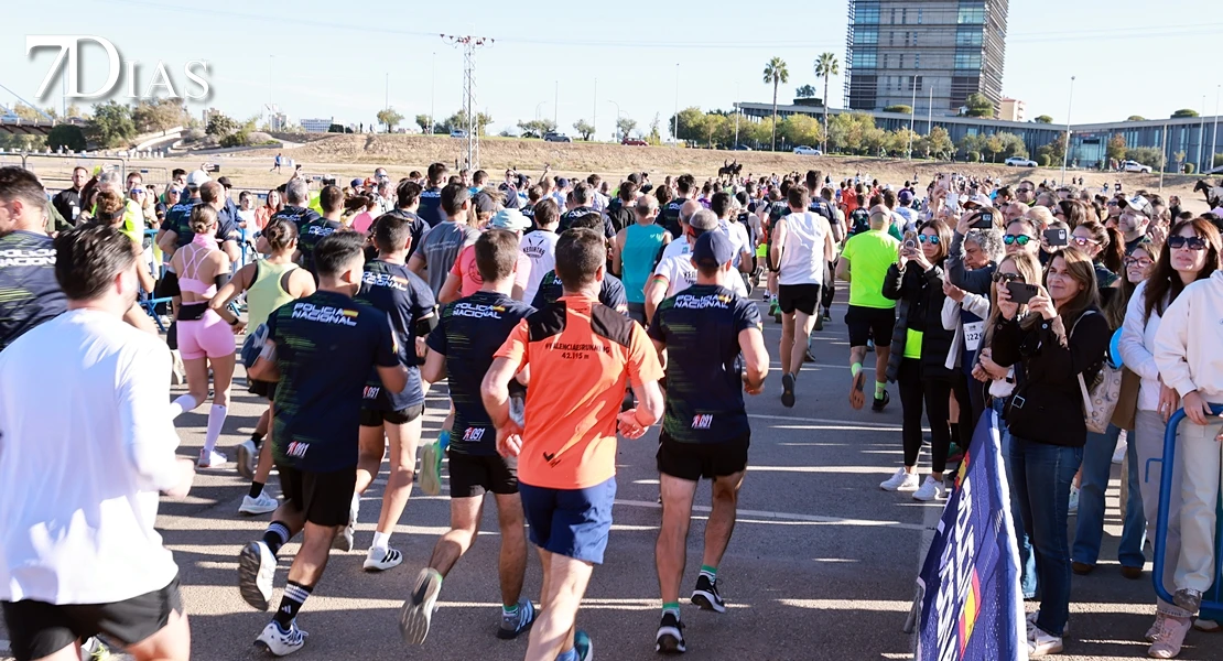 REPOR: La carrera 091 deja deporte, solidaridad y buen ambiente en Badajoz