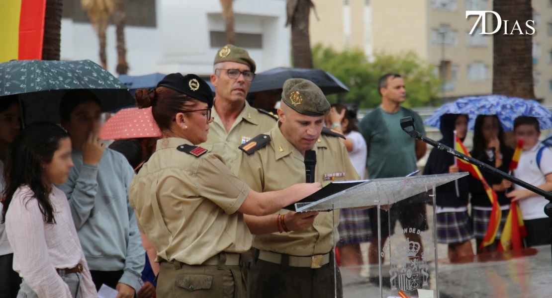 Badajoz celebra la II Edición del Acto de Homenaje a la Bandera con alumnos de centros educativos