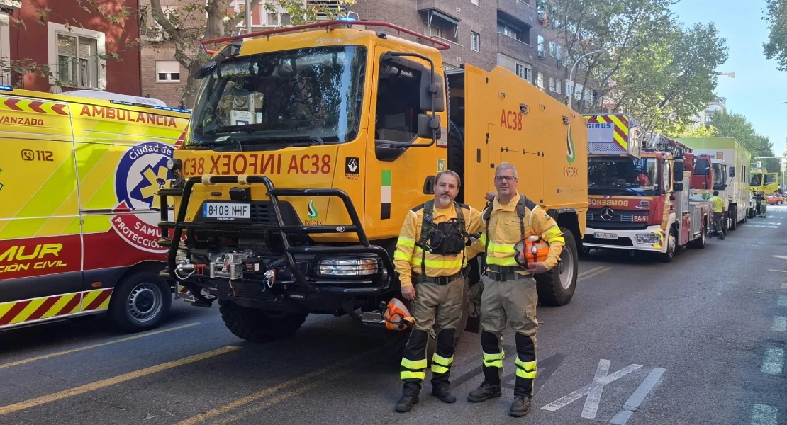 El INFOEX participa en el desfile de la Fiesta Nacional con un vehículo de intervención