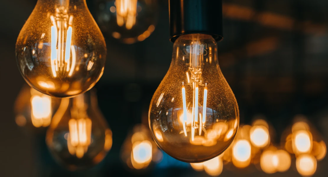 El precio de la luz vuelve a repuntar este lunes: consulta las horas más baratas