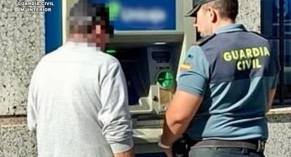 Deja abierta la sesión en un cajero y le roban 500 € en un pueblo extremeño