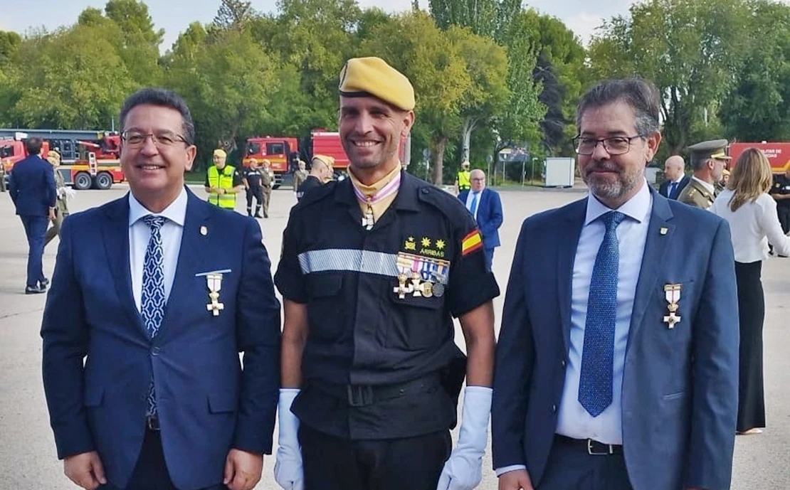 Cruz del Mérito Militar para dos responsables de emergencias en Extremadura
