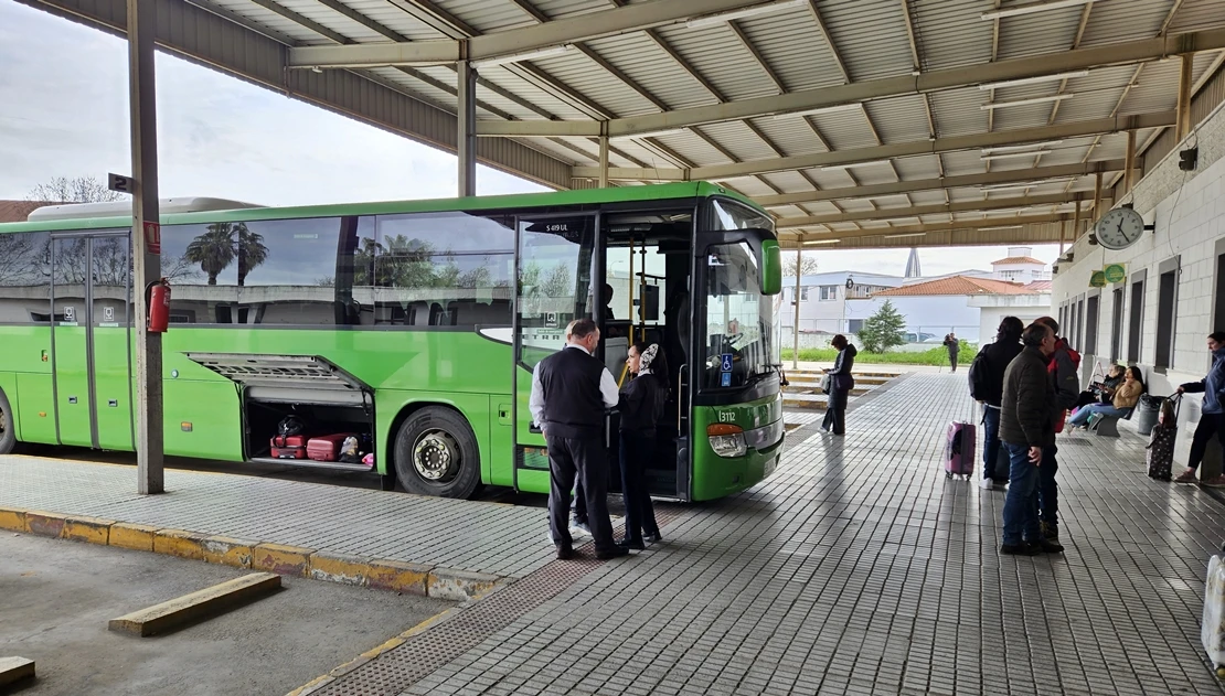 La Junta autoriza el refuerzo de 45 viajes de autobús con motivo de la Feria de Zafra