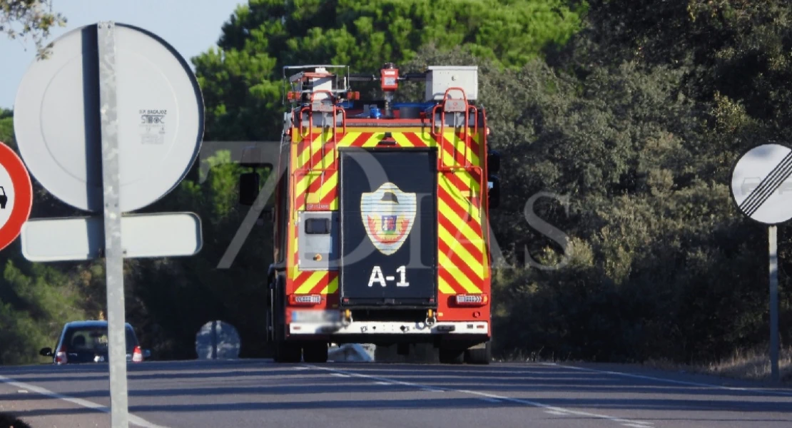 Un incendio calcina una infraestructura en una parcela de Tres Arroyos