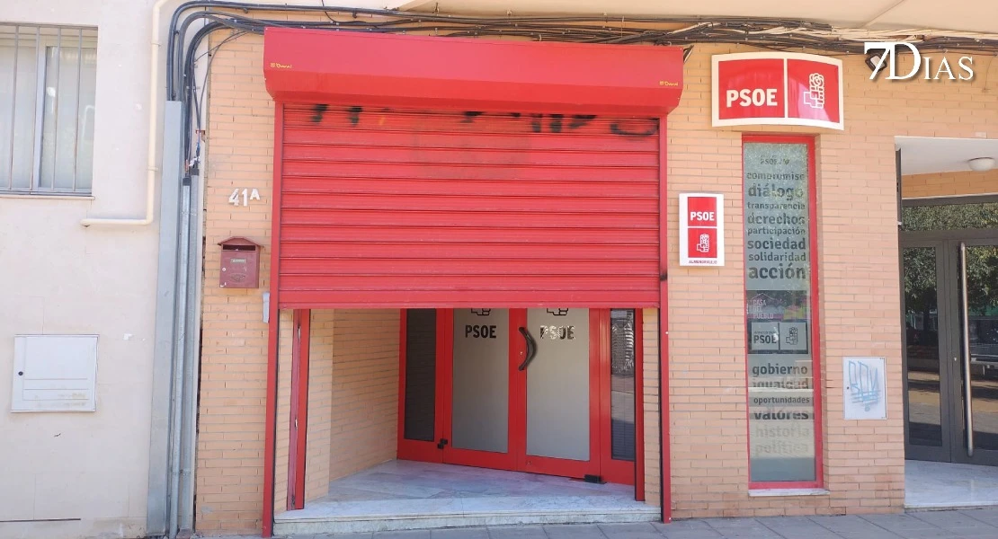 Vandalizan la sede del PSOE en Almendralejo: “Asesinos”