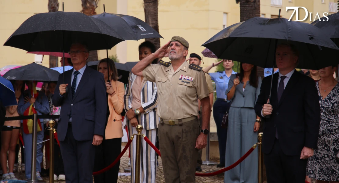 Badajoz celebra la II Edición del Acto de Homenaje a la Bandera con alumnos de centros educativos