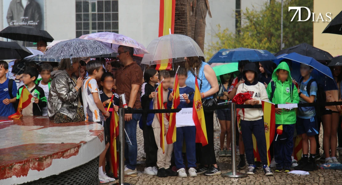 Badajoz celebra la II Edición del Acto de Homenaje a la Bandera con alumnos de centros educativos