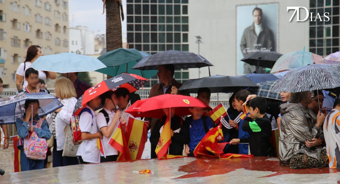 Badajoz celebra la II Edición del Acto de Homenaje a la Bandera con alumnos de centros educativos