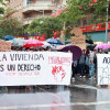 El temporal no frena la manifestación sobre una vivienda digna en Badajoz