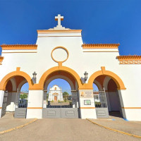 Badajoz habilita un servicio especial de autobús urbano al Cementerio Nuevo