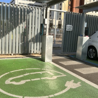 El Universitario de Badajoz habilita 25 plazas de aparcamiento de recarga para vehículos eléctricos