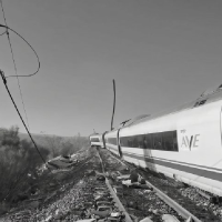 Policías y guardias civiles suspenden sus reivindicaciones tras el accidente ferroviario