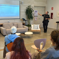 La Casa de la Mujer de Badajoz acerca la app AlertCops a víctimas de violencia de género