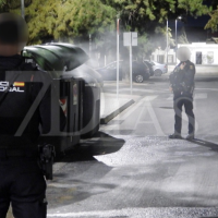 La rápida actuación de los bomberos evita un nuevo incendio de punto limpio en Badajoz