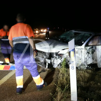 Un joven choca contra un tráiler y da varias vueltas de campana en la N-432
