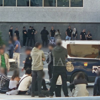 Tensión en la Plaza de Conquistadores por una mesa informativa de la extrema derecha