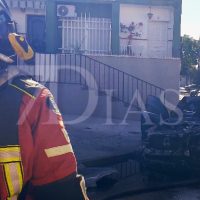Arde un vehículo a plena luz del día en Badajoz