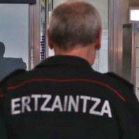 Varios jóvenes detenidos por agredir sexualmente a dos menores en un aparcamiento