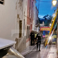 Un amplio dispositivo trabaja en un rescate esta madrugada en una vivienda de Badajoz