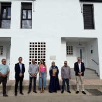 La Junta de Extremadura entrega dos viviendas públicas de nueva construcción