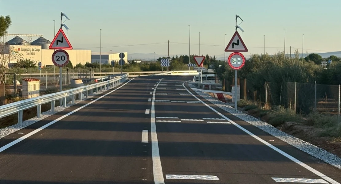 Abierta al tráfico la nueva conexión entre la EX-105 y el Polígono Industrial de Guareña