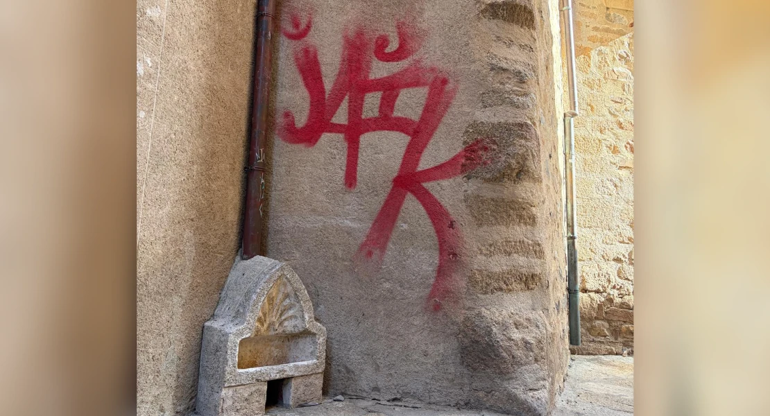 El Ayto. de Cáceres denuncia las pintadas realizadas en la Ciudad Monumental