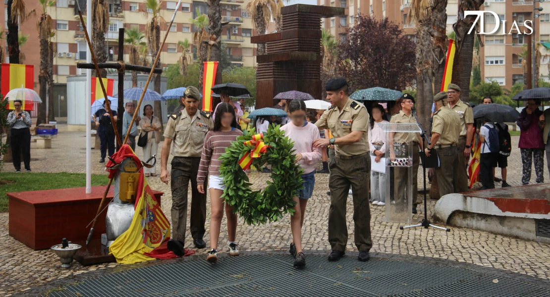 Badajoz celebra la II Edición del Acto de Homenaje a la Bandera con alumnos de centros educativos