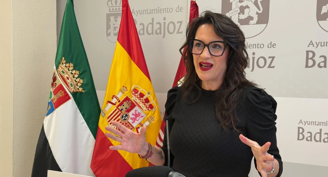 El PSOE de Badajoz pide revisar los pavimentos de parques antes de una retirada generalizada