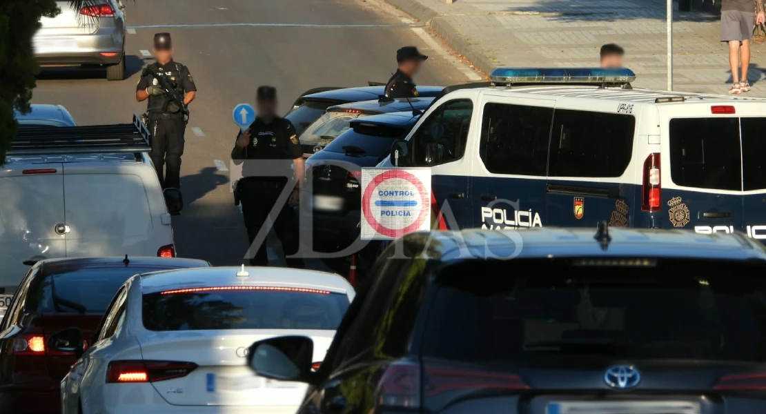 La Policía Nacional toma el Cerro de Reyes y detiene a dos personas